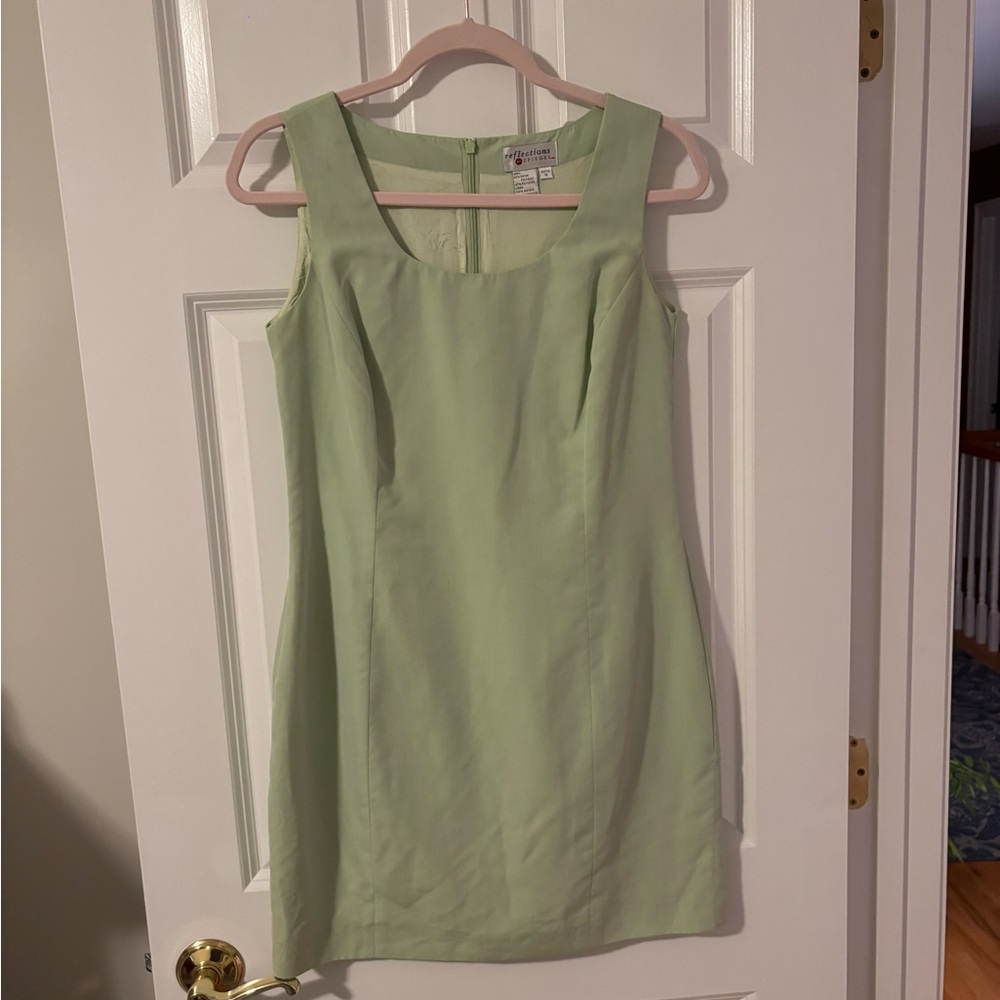 Elegant Green Sleeveless Dress